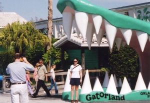 Vintage roadside signs, including the iconic jaws at Orlando's Gatorland, are among the topics that inspire Joy in Florida. (Credit: Joy Wallace Dickinson)